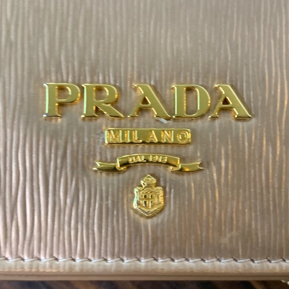 Authentic Prada Crossbody / Wallet on Chain - Picture 4 of 16